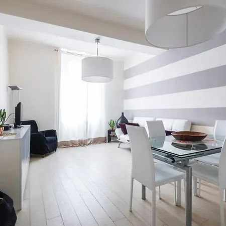 Apartament Elegante Nel Cuore Della Citta Modena