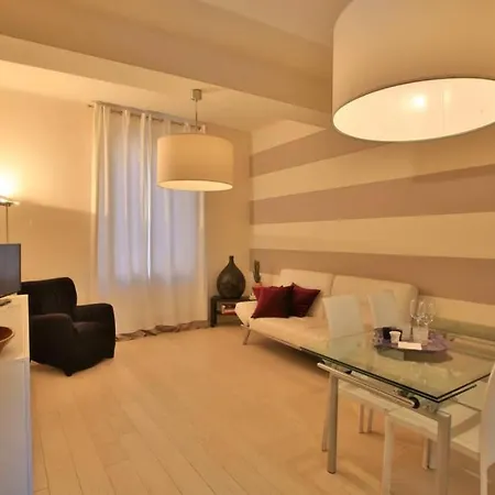 Apartament Elegante Nel Cuore Della Citta *