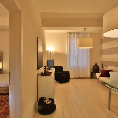 Elegante Nel Cuore Della Citta Apartament *